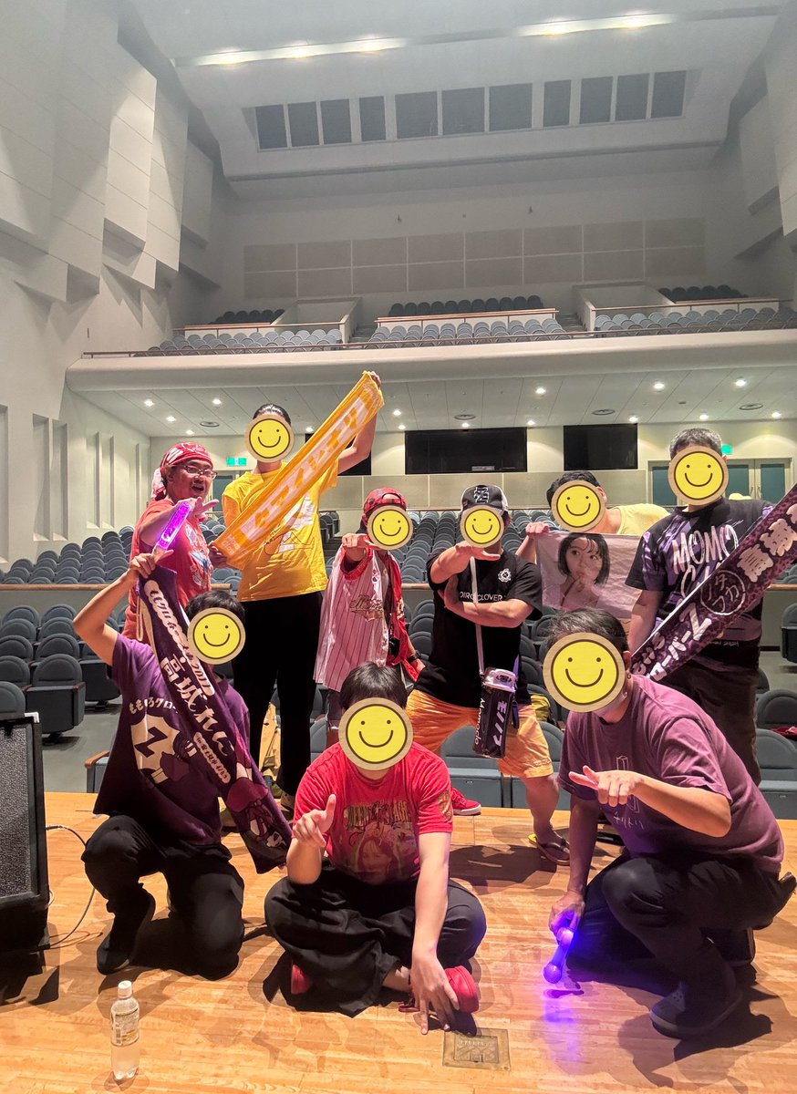 morichan7's tweet photo. おはようございます。
長生村が企画した「文化会館ホールステージで唄おう」でカラオケなどをして楽しみました。ステージでももクロ曲を歌って踊ってコールして楽しかった。
このホールでももクロちゃんライブをやったら、長生村も盛り上げるだろうなぁ。
#桃神祭と長生村を盛り上げたい https://t.co/xJso3oTb93