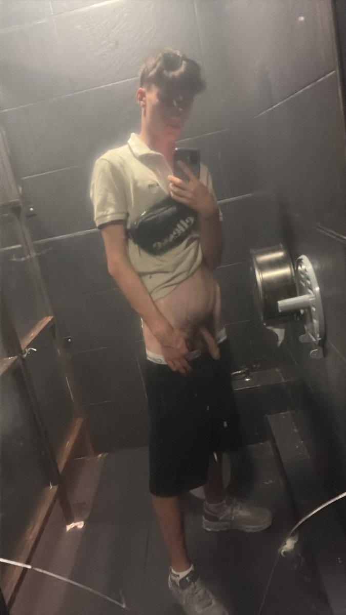 twinkrileyx's tweet photo. Quickie? https://t.co/HJT0gHPqMw