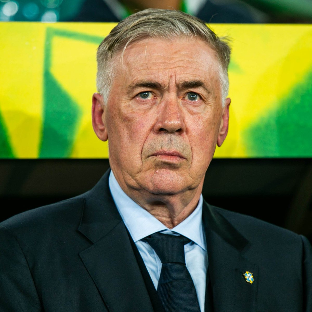 ballonrondfc's tweet photo. Le Brésil était en quête d'identité au moment de nommer Carlo Ancelotti comme sélectionneur, il a encore fait plus de mal au football brésilien avec un jeu attentiste et défensif.

Au-delà de l'élimination, c'est la mort d'une certaine idée du football et c'est le plus grand échec de la carrière du technicien italien.

Tu peux perdre mais pas comme ça, la Norvège a donné une leçon de football à la Séléçao. Tout le scénario du match était conditionné à l'efficacité des attaquants brésiliens et même à ce jeu, la Norvège a été supérieure en étant plus efficace dans les deux surfaces.

Un échec total.