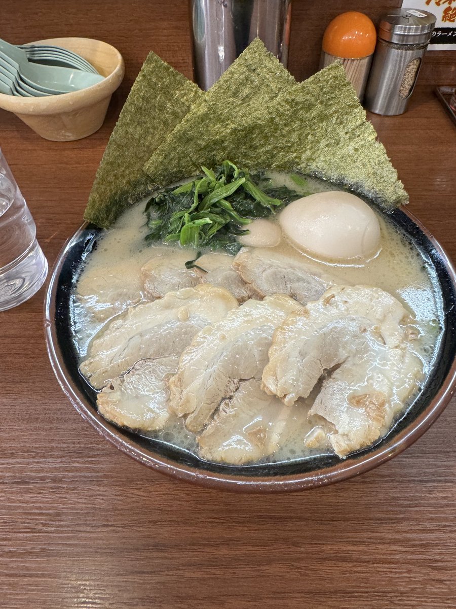 dice_k_infinity's tweet photo. 今朝のラーメン
精一杯の塩豚骨
今日も美味美味
#カリフラのハァーンタイム https://t.co/CAQmJTHd9a