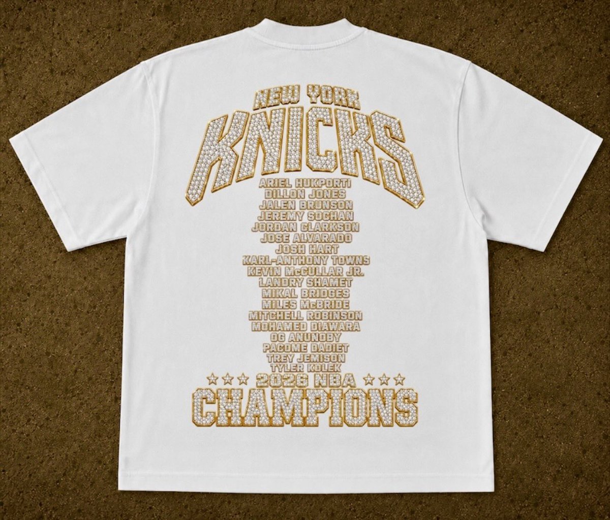 FERRISDND's tweet photo. FINAL DROP. BLING BLING.

ONLY 100 AVAILABLE.

NEW YORK KNICKS CHAMPIONSHIP TROPHY BOOTLEG TEE. 

DIRECT TO GARMENT. DOUBLE PRINTED.

NO CHEAP STUFF. 10 OZ TEES! SHAKA

SHIPS IN 7-10 DAYS.

https://t.co/ATNkUIPcDr https://t.co/OVUhgbFMtP
