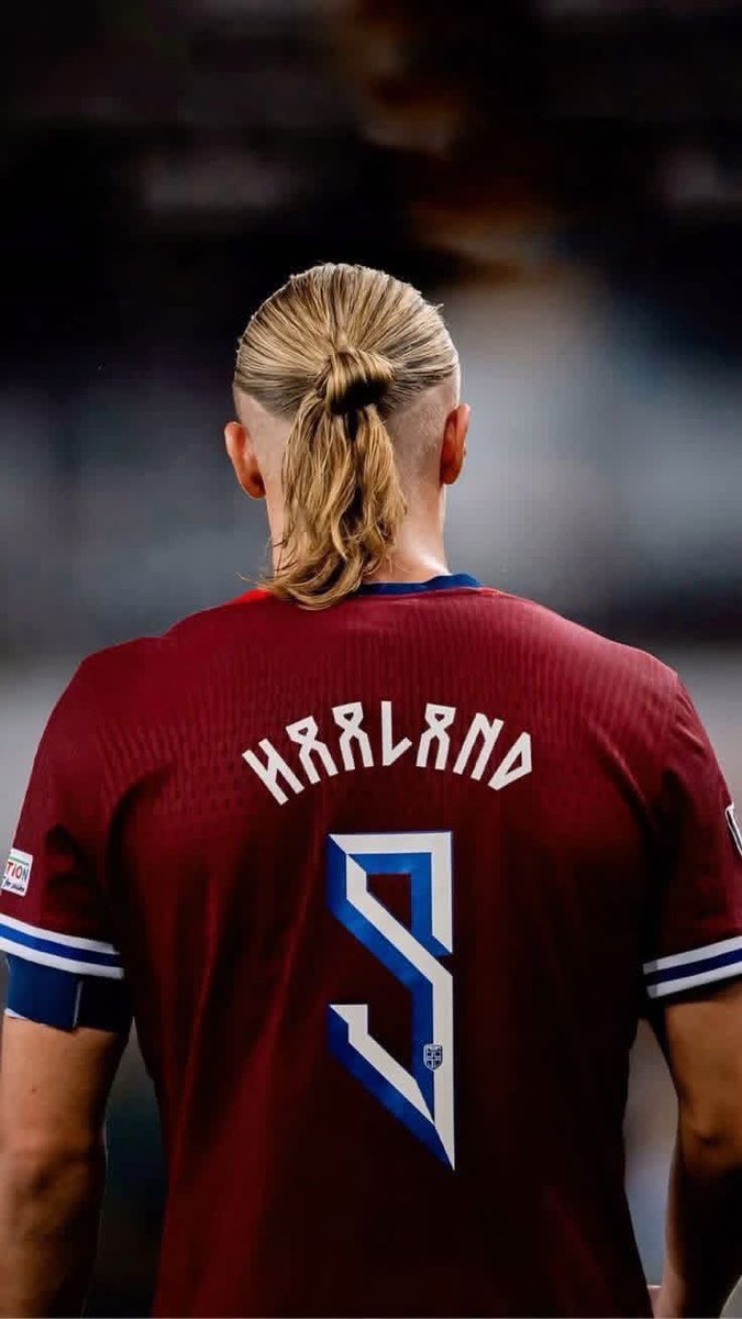 Mr_SamFCB's tweet photo. Hot take and a very difficult move but rather than spending €130 million on Julian Alvarez. Sell someone like Frenkie and spend €200M on Haaland.

El Clasico deserves it!

Yamal and Haaland vs Vini and Mbappe would be generational. https://t.co/h3kHDdcf55