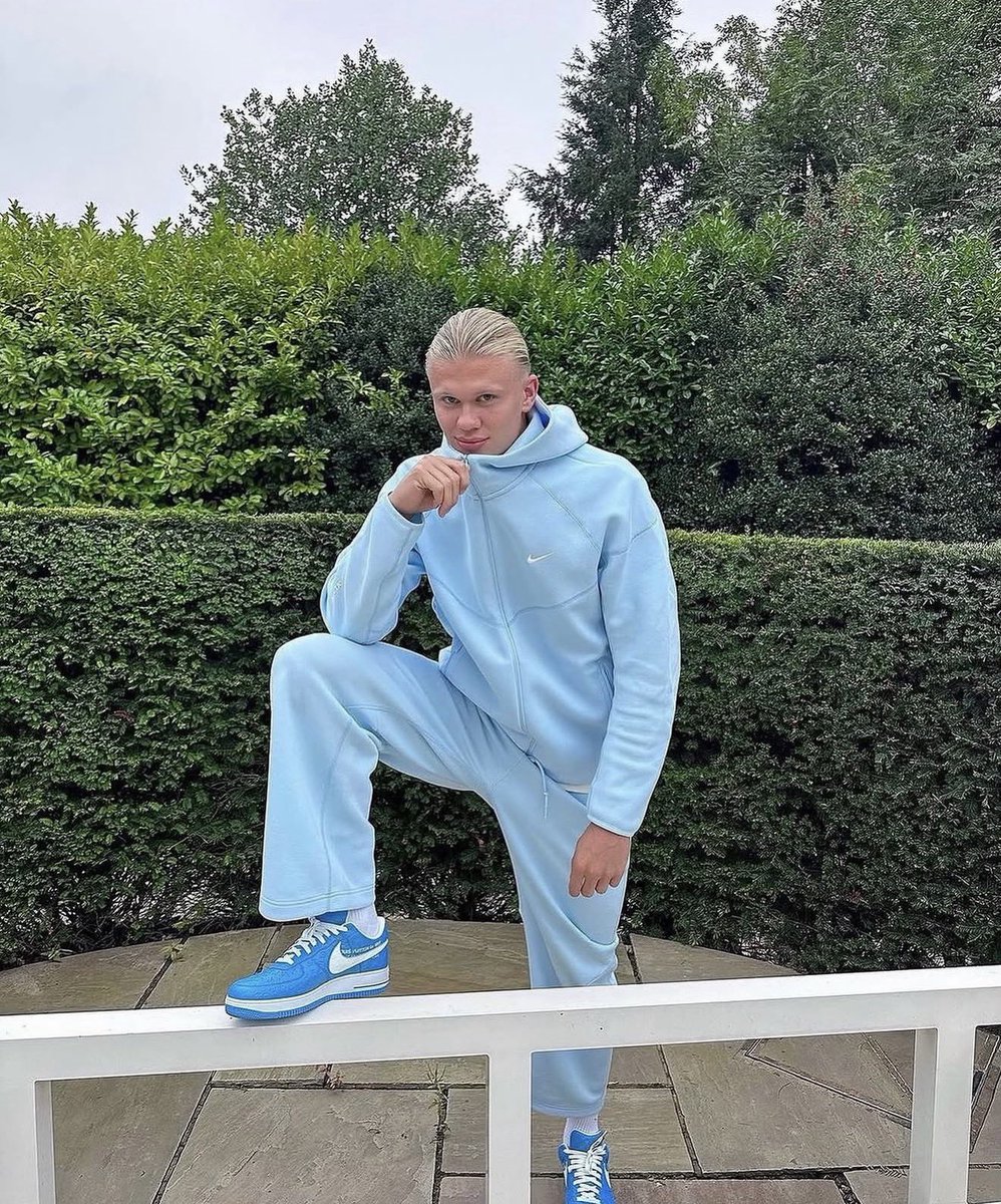 DrakeAligned's tweet photo. ERLING HAALAND FOR NOCTA 🧊 https://t.co/DW9F3njvjD