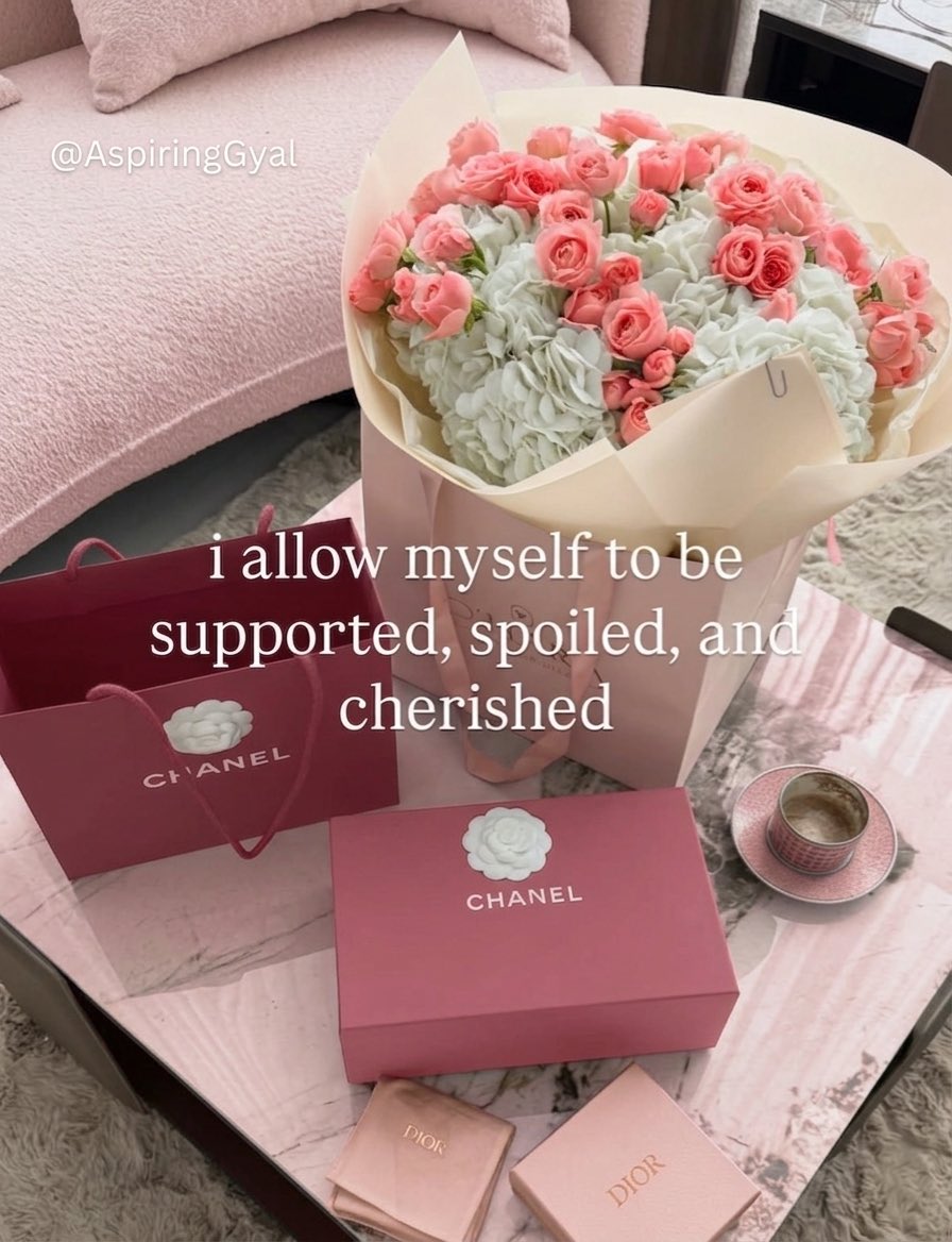 AspiringGyal's tweet photo. soft girl era activated ✨ allowing myself to be spoiled, supported &amp; wrapped in pink luxury 🌸💖 living my dreamed life, one chanel box at a time 🎀 https://t.co/Yx8GPFLbgy