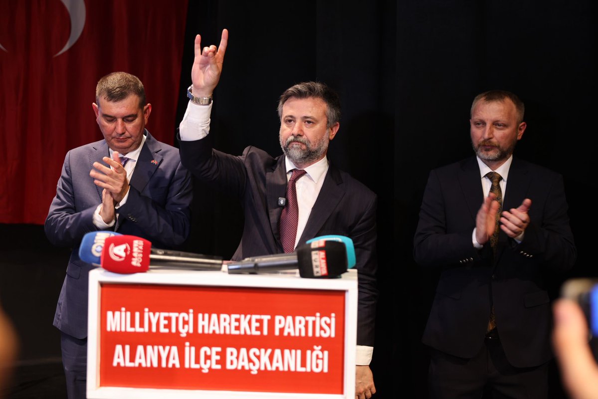 mhpantalyail's tweet photo. Milliyetçi Hareket Partisi Alanya İlçe Başkanlığı Olağan Kongresi’ni dava arkadaşlarımızın ve vatandaşlarımızın katılımları ile gerçekleştirdik.

Liderimiz, Genel Başkanımız Sayın Devlet Bahçeli Beyefendi’nin takdir ve tensipleriyle İlçe Başkan Adayı olan ve İlçe Başkanı seçilen Mustafa Türkdoğan Bey’e ve Yönetim Kurulu Üyeleri’ne başarılar diliyor, kongremizin teşkilatımıza, Alanya ilçemize ve partimize hayırlı olmasını diliyoruz.

#MilliyetçiHareketPartisi #Alanya #Antalya #MHPKongre #SadullahGüneş