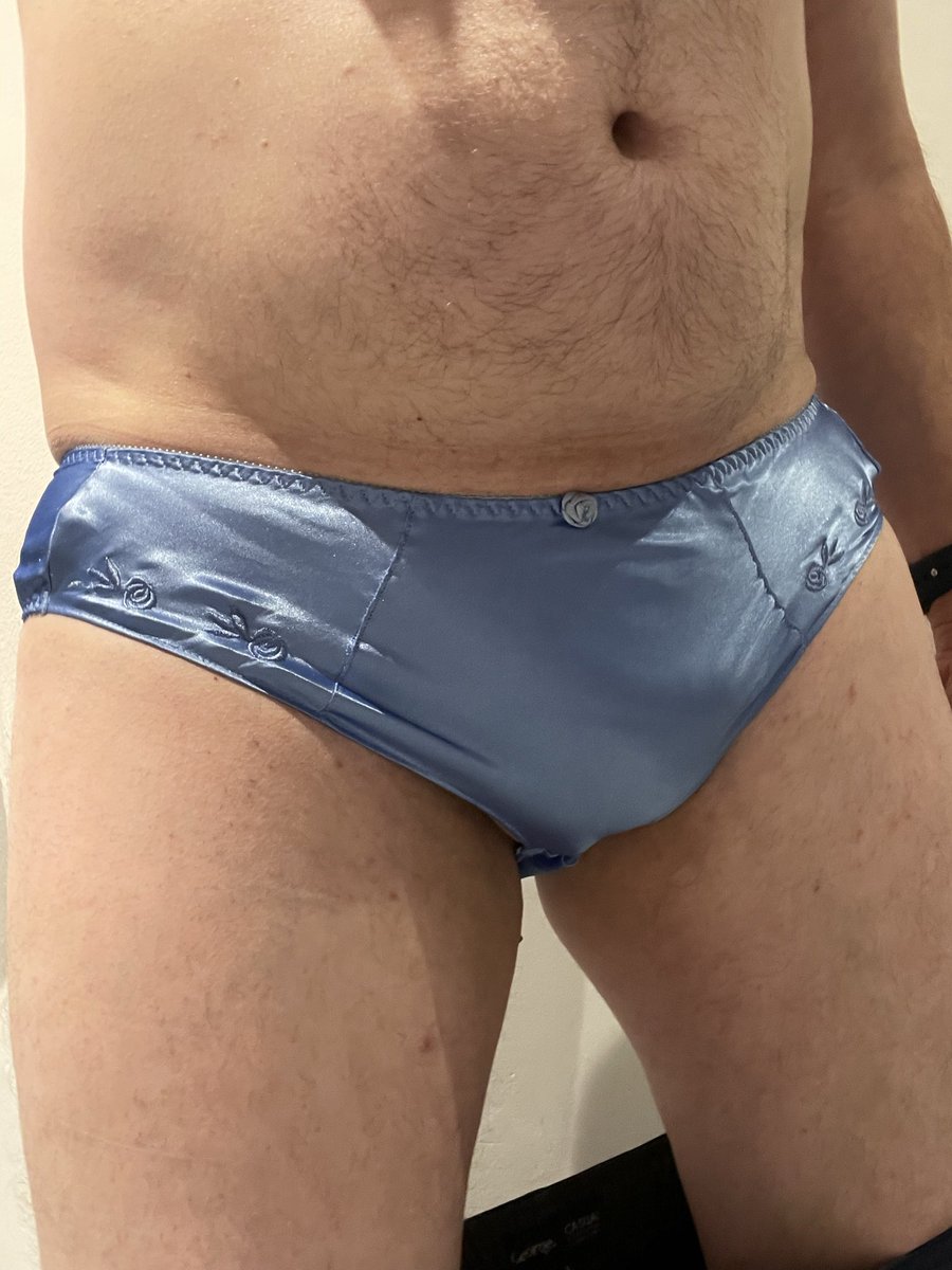 KellyStockings's tweet photo. Mums knickers https://t.co/FWeo5LJ65a