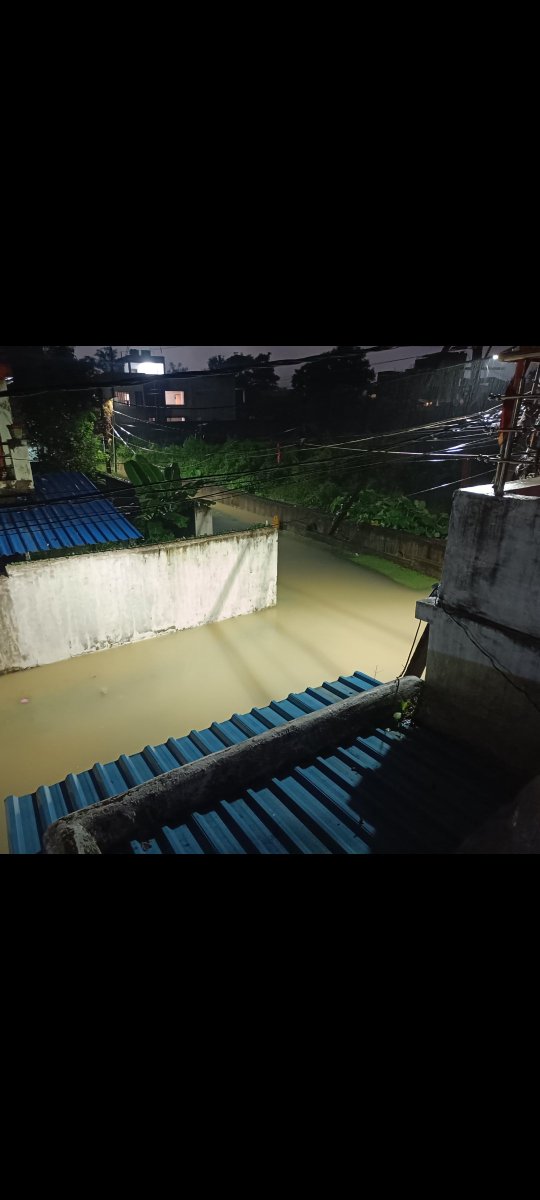 sachindash05's tweet photo. @SMC_Sambalpur @HUDDeptOdisha @MoHUA_India @IPR_Odisha Rain water cause fload situation due to canal water ingress in colony ,no body going to solve problem https://t.co/oG7HUP6NJr