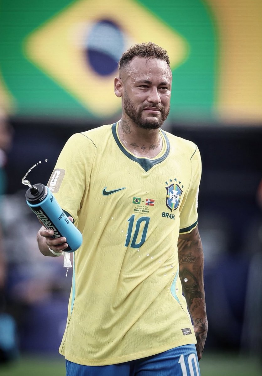 PSG_Report's tweet photo. You deserve better and a better ending, legend. 💔 https://t.co/3EeoDtk5YP
