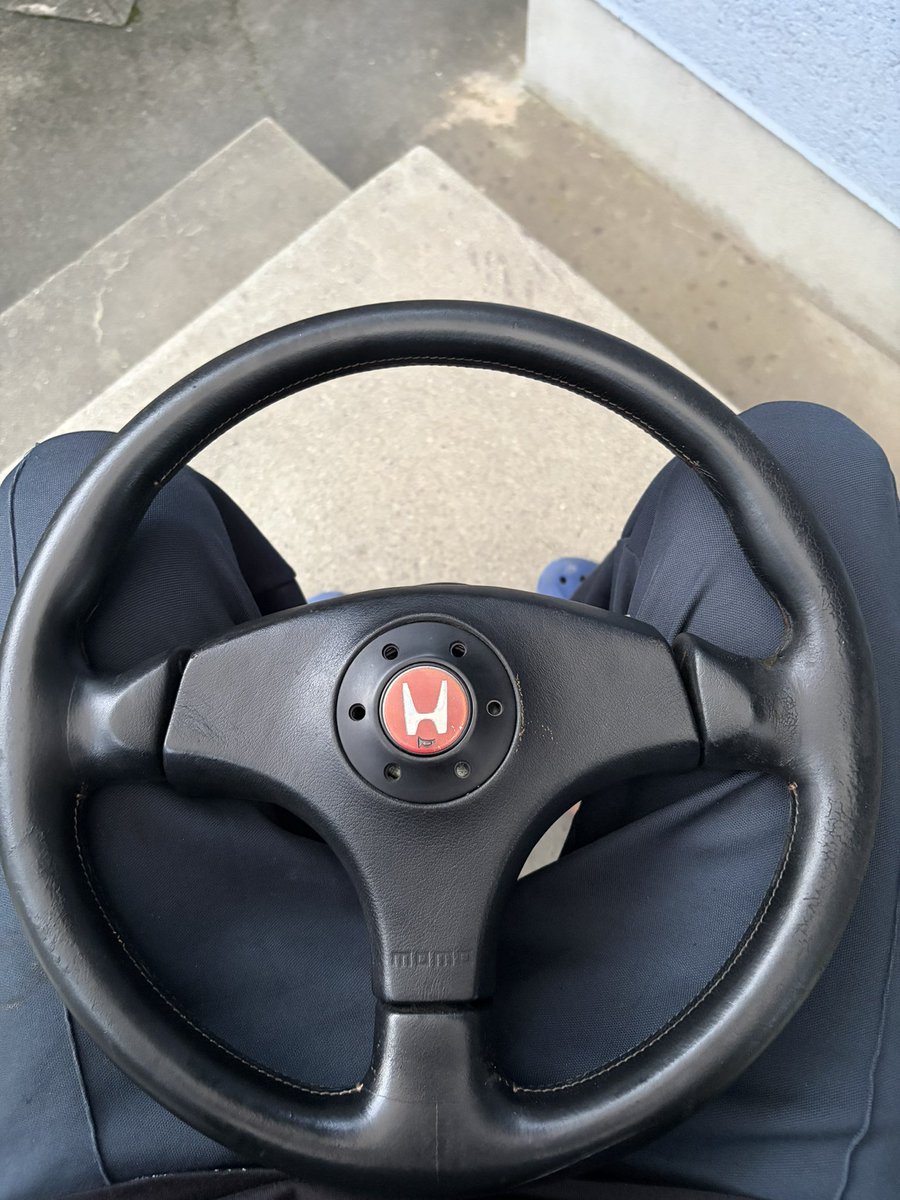 Lafsmiley's tweet photo. integra dc2 typer 96spec
純正ステアリング欲しい人いないですか？
#売ります
#Honda
#integra
#dc2 https://t.co/6ejEP40f3F