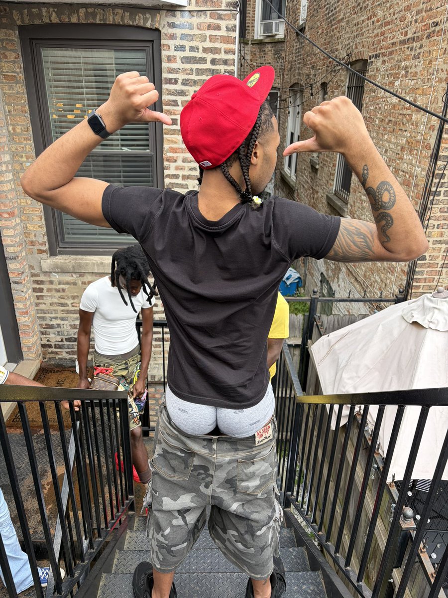 JJadenj23's tweet photo. Yooo #chicago https://t.co/b8G8sju3kv