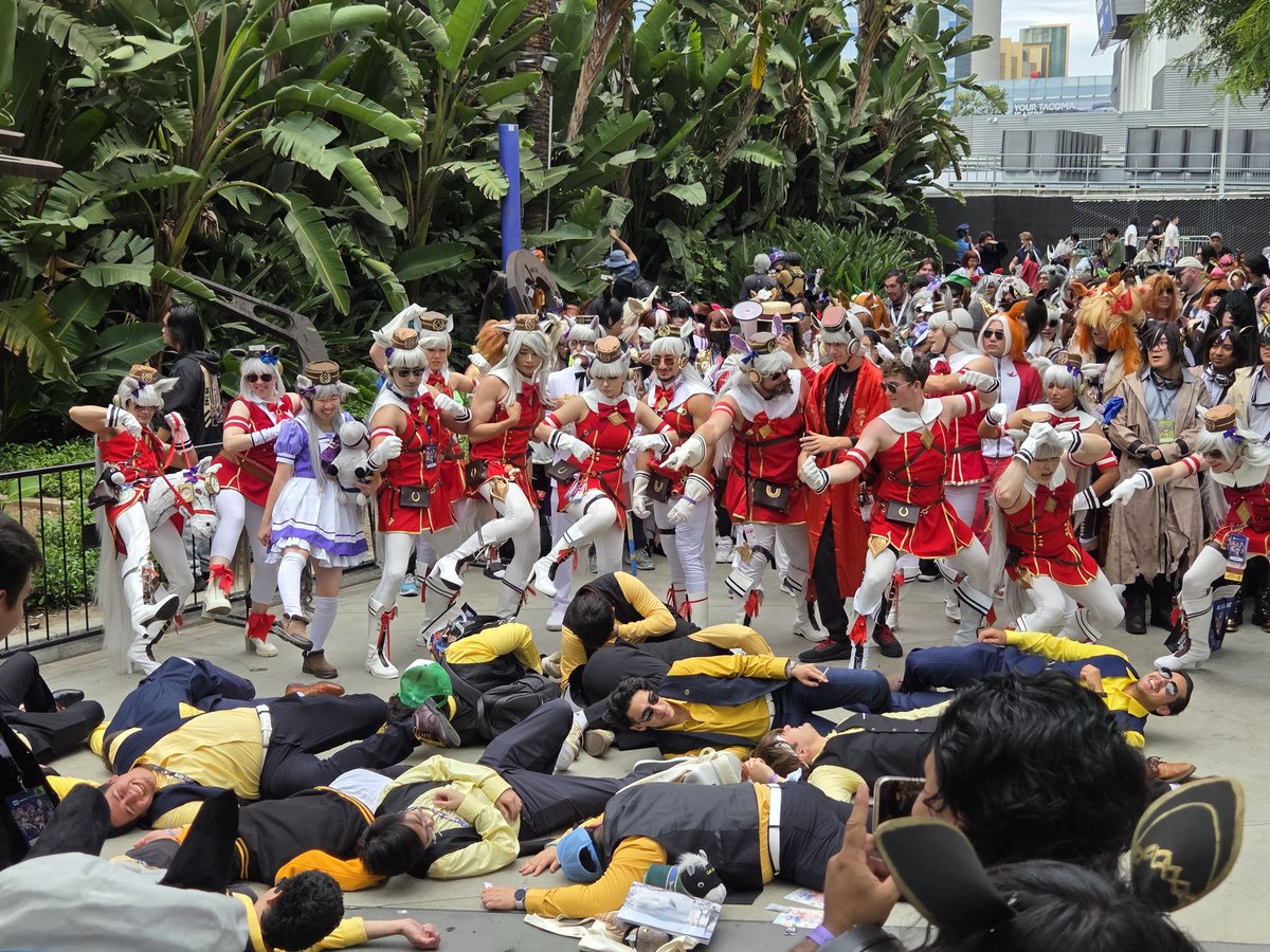 SunPankeki's tweet photo. Some pics from my angle at the uma cosplay meet-up Anime Expo Day 3 https://t.co/fB2VuiXPPB