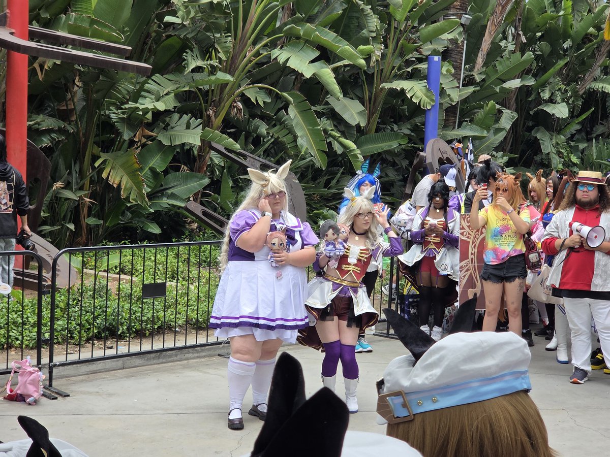 SunPankeki's tweet photo. Some pics from my angle at the uma cosplay meet-up Anime Expo Day 3 https://t.co/fB2VuiXPPB