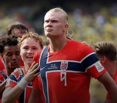 fmamericanoti's tweet photo. Impacto mundial, Noruega eliminó a Brasil con dos goles del gigante Haaland https://t.co/JrRXtAv51d https://t.co/3uS5aibbN9