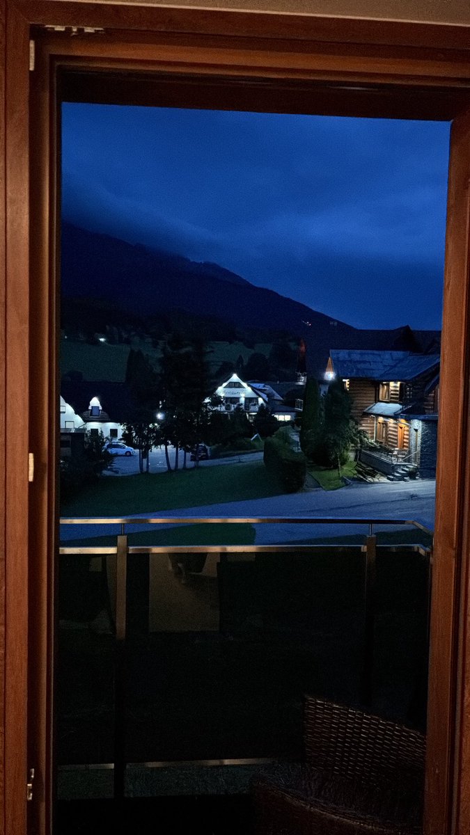 AGNwithnight's tweet photo. هُنا سلوفاكيا 🇸🇰 ✨ https://t.co/9KfHiNla7w