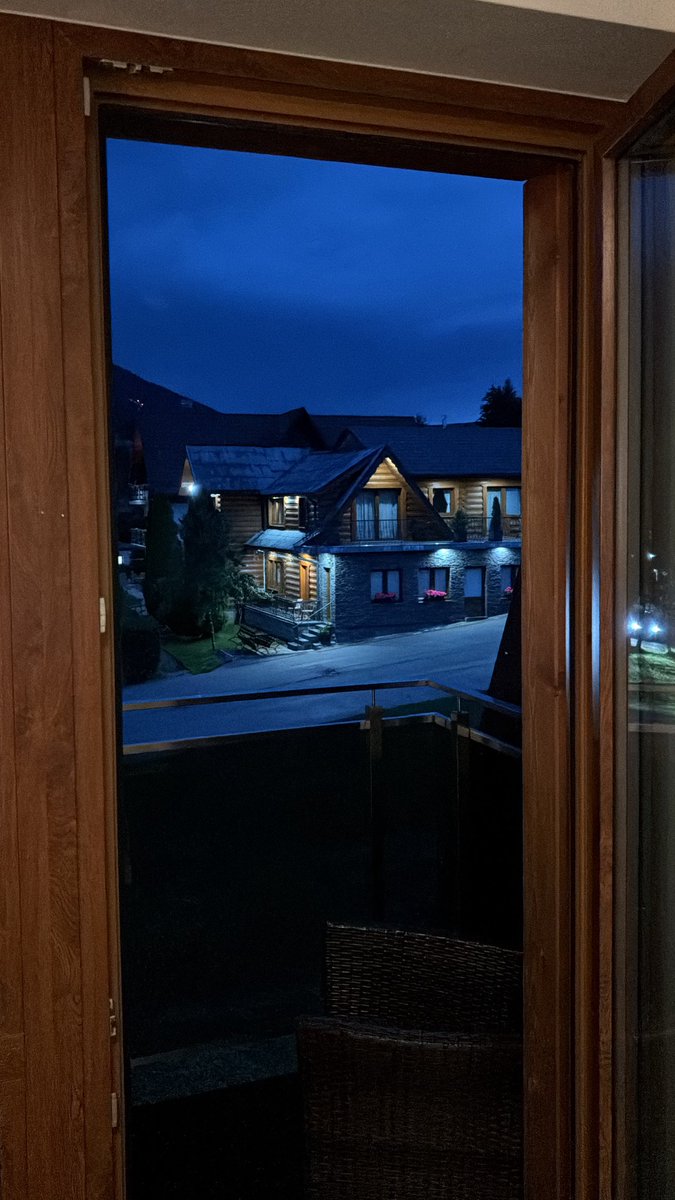 AGNwithnight's tweet photo. هُنا سلوفاكيا 🇸🇰 ✨ https://t.co/9KfHiNla7w