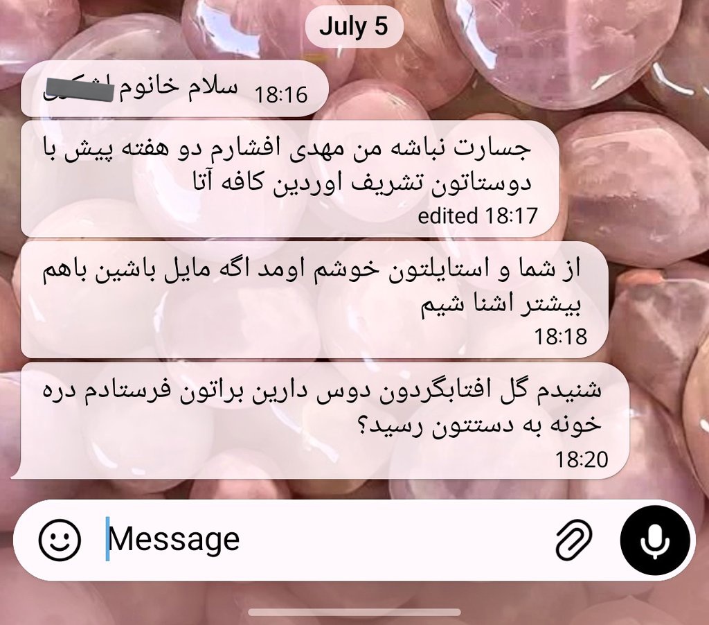 marian_orj's tweet photo. وقتی تو شهر کوچیک زندگی میکنی🦖🫱🏻‍🫲🏼 https://t.co/2DVGL94sPy