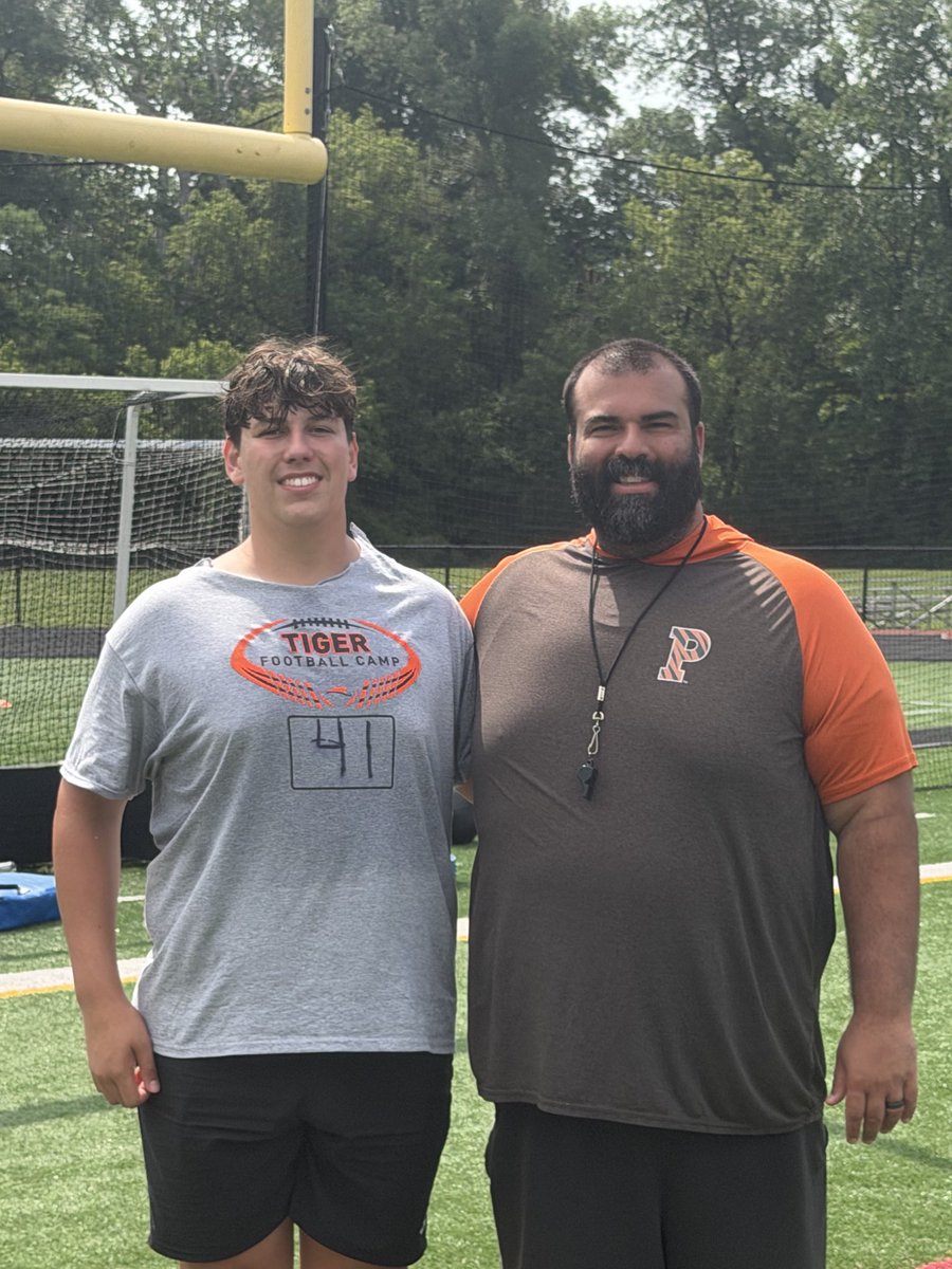 ayden_vanwinkle's tweet photo. Had a great time at the Princeton big man camp.  Thanks @CoachCuevas78 and @CoachTrigs for a good camp I really appreciate you guys teaching and answering questions.  I got to go see the Statue of Liberty while we were here too.  Locked in for practice tomorrow @coach_harmon5 @coach_jdjohnson @CCCHSFOOTBALL @CSmithScout