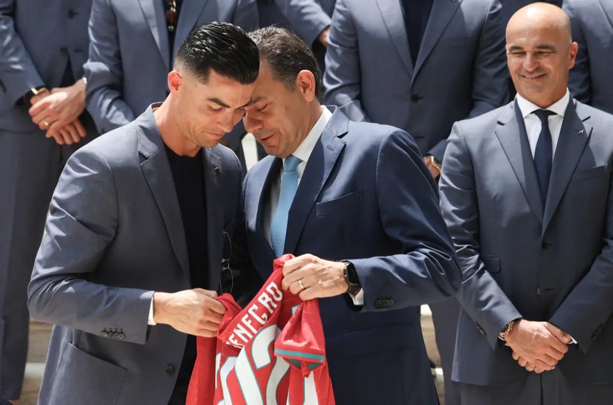 CabineSport's tweet photo. OFICIAL | Luís Montenegro vai assistir pela terceira vez a jogos de Portugal no Mundial e vai estar amanhã no estádio para o encontro frente à Espanha. https://t.co/QRR7oCjknY