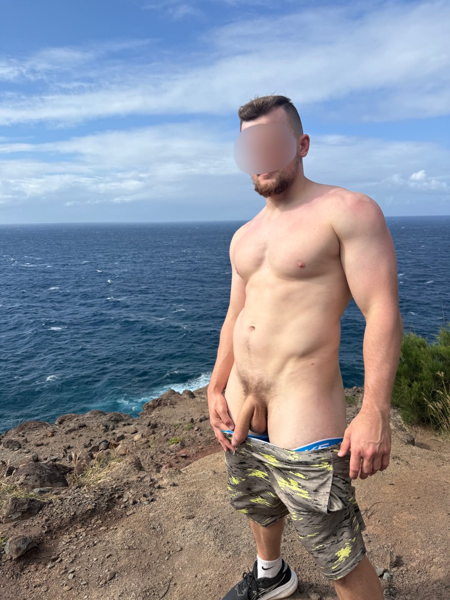blessed_213's tweet photo. It feels like I’m on the edge of the world 🌎 https://t.co/pM87VXhjau