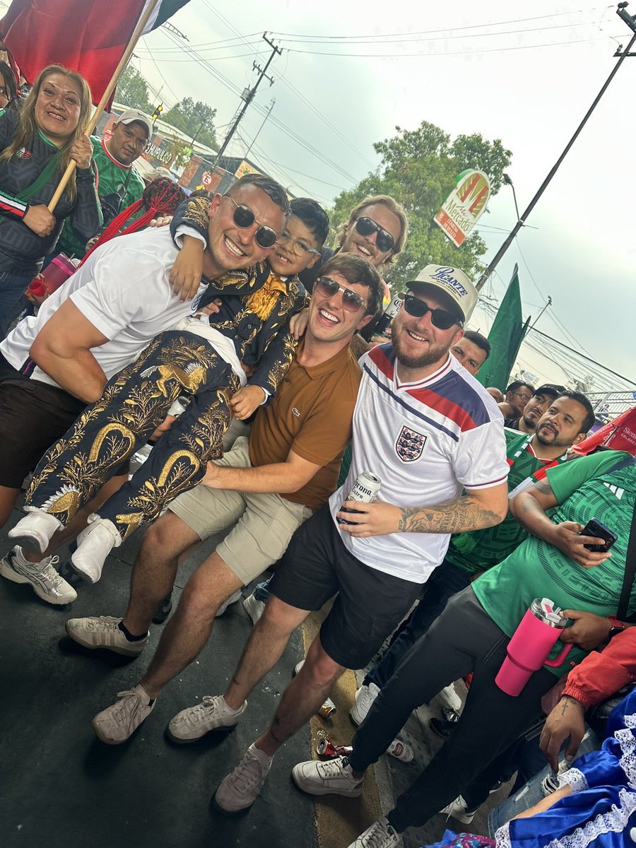 mattiebuchan's tweet photo. The Mexican People 🇲🇽

The best of the best, 

Never felt an atmosphere or love like it 
🇲🇽🏴󠁧󠁢󠁥󠁮󠁧󠁿 https://t.co/E6Eers3l4R