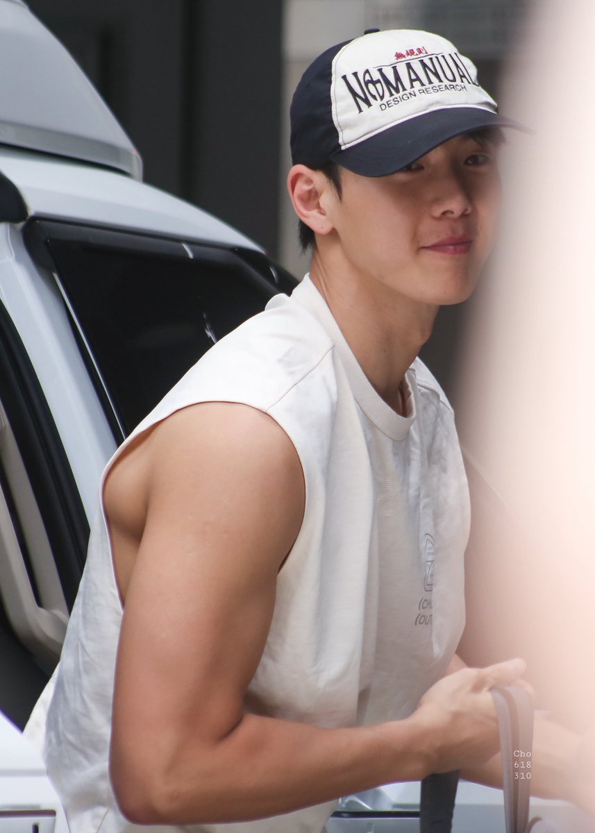 _imnamego5rae's tweet photo. OH SHOWNU THE MAN THAT YOU ARE 

#셔누 #SHOWNU #MONSTAX https://t.co/EPnHr7NlVf