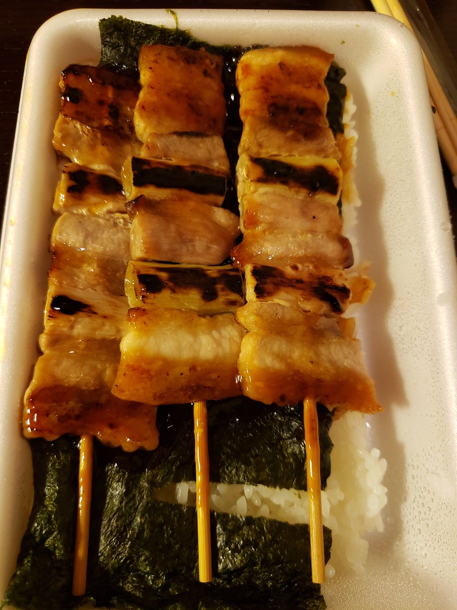 m34toce's tweet photo. @ZENRIN_official これは函館空港でしょうか。
函館も色々な名物がありますが、私だったら、ハセガワストアのやきとり弁当でしょうか。
シンプルなんですが、なぜかまた食べたくなる味です。 https://t.co/0Xf5EVOtsa
