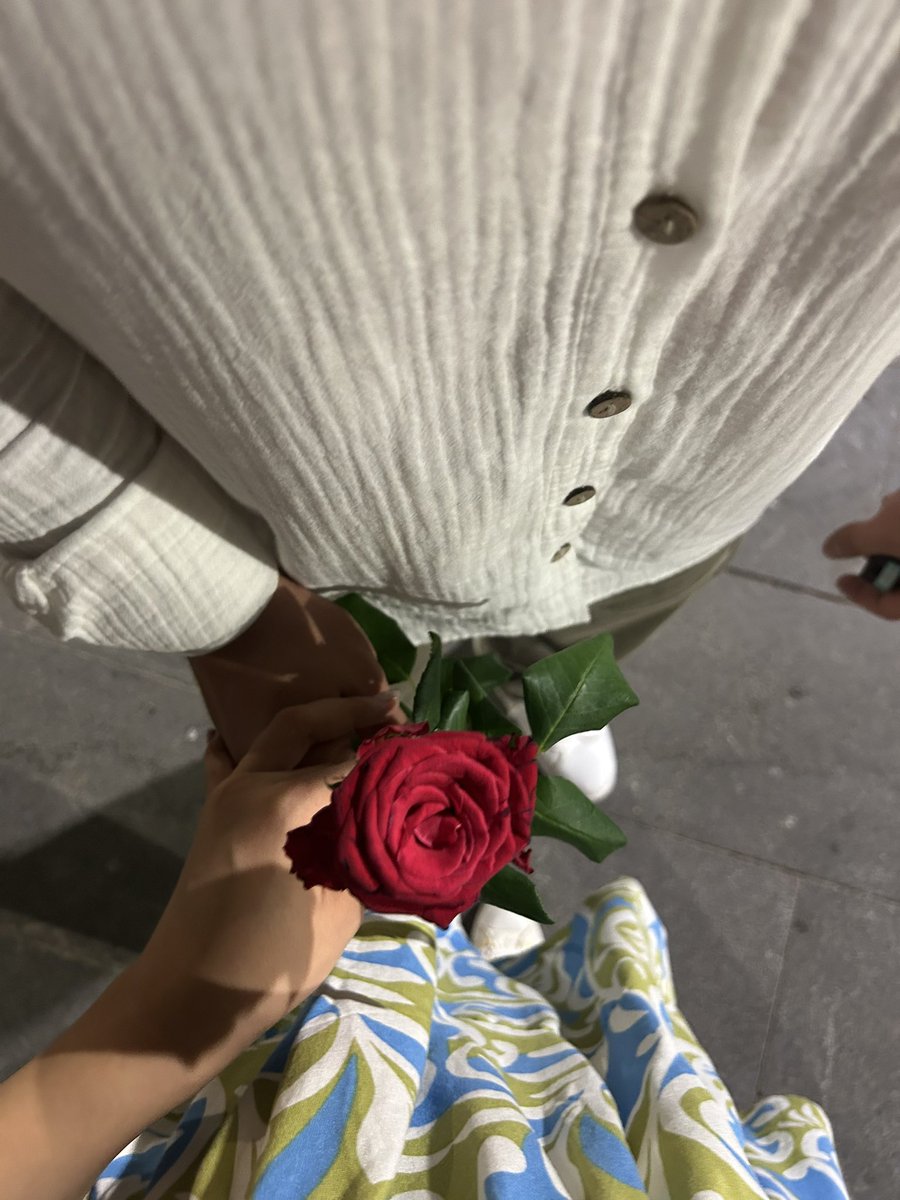 EcenurDmr17's tweet photo. Ey aşk
Derin bir suya dalar gibi… https://t.co/Z8KMPmPC2K