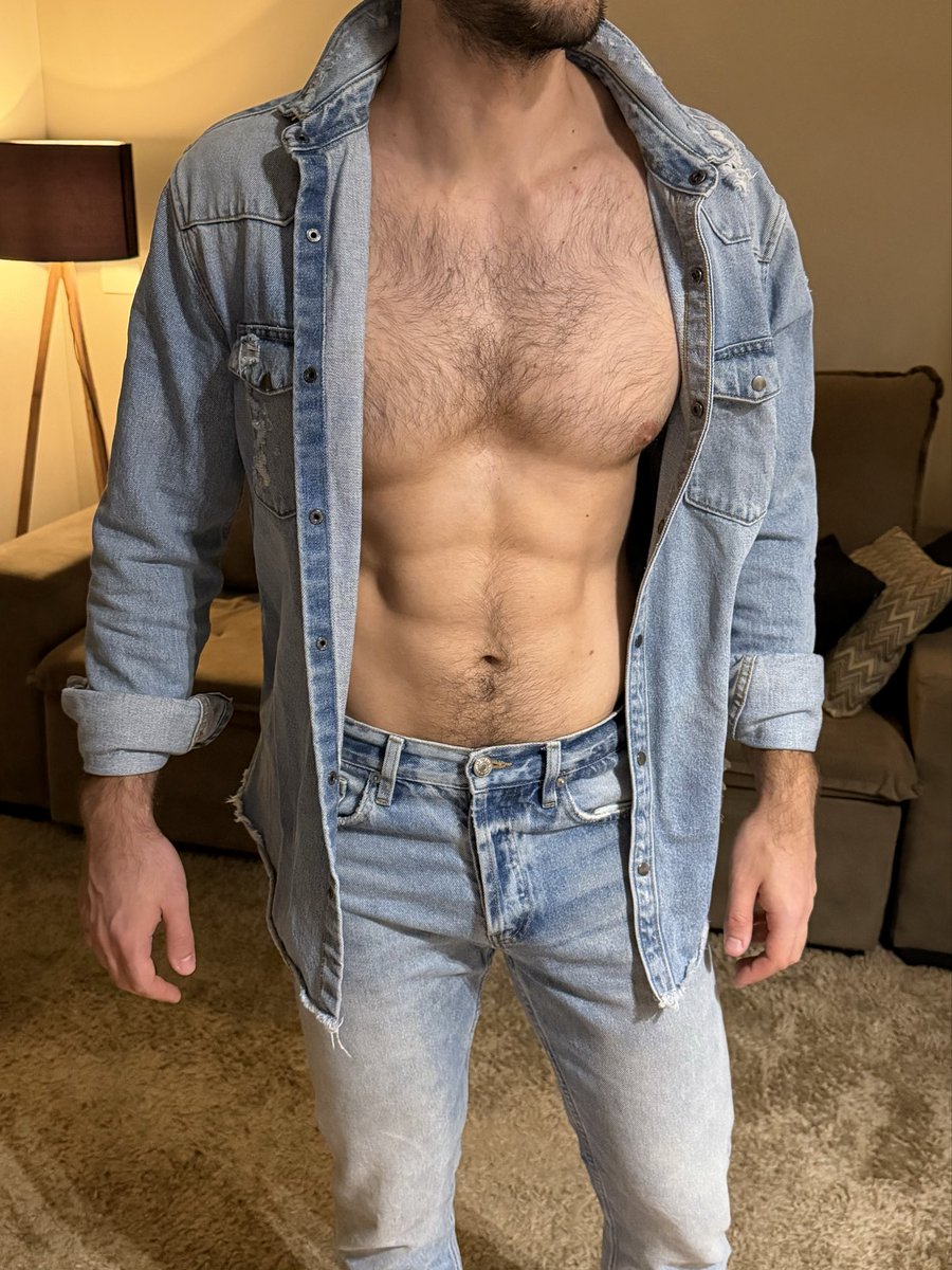justcaleb150's tweet photo. Hey https://t.co/uEFQ2F7NJW