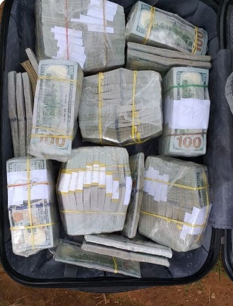 HellboyRivera's tweet photo. Your advice on what I spend is what I didn't need ,💯
Money talking , what's the word ?
#ElSalvador#Lifestyle #Legalization https://t.co/dCiToMkhKj