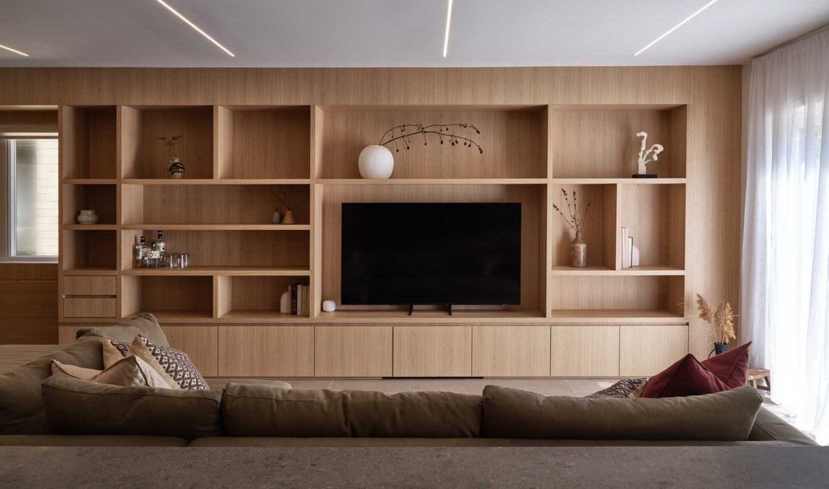 CONTEMPORIST's tweet photo. This Warm Wood Interior Completely Transformed a 1980s Builder Home

Explore the project > https://t.co/NhOuaYvYA7 https://t.co/RDaI9BdpmB
