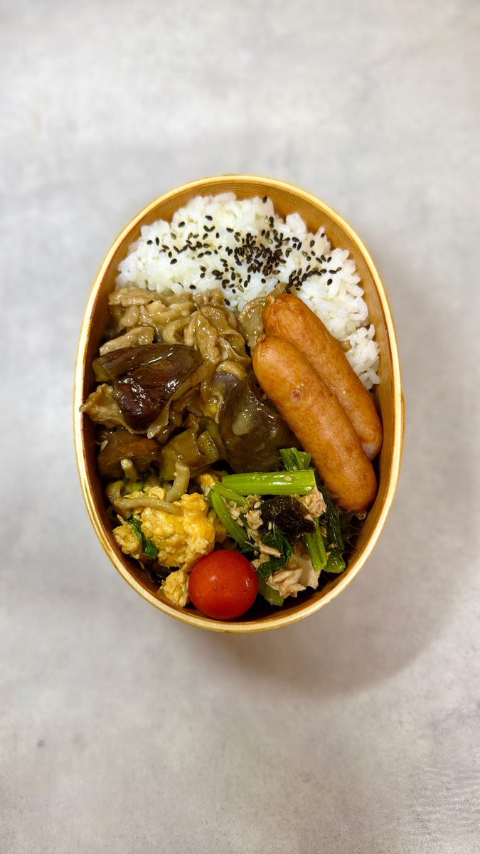 aya___game's tweet photo. おはようございます！
本日の次女弁当✨

今週も1週間頑張ろー🙌

 #お弁当  #弁当記録  #わっぱ弁当 https://t.co/z4nPMdgPNv