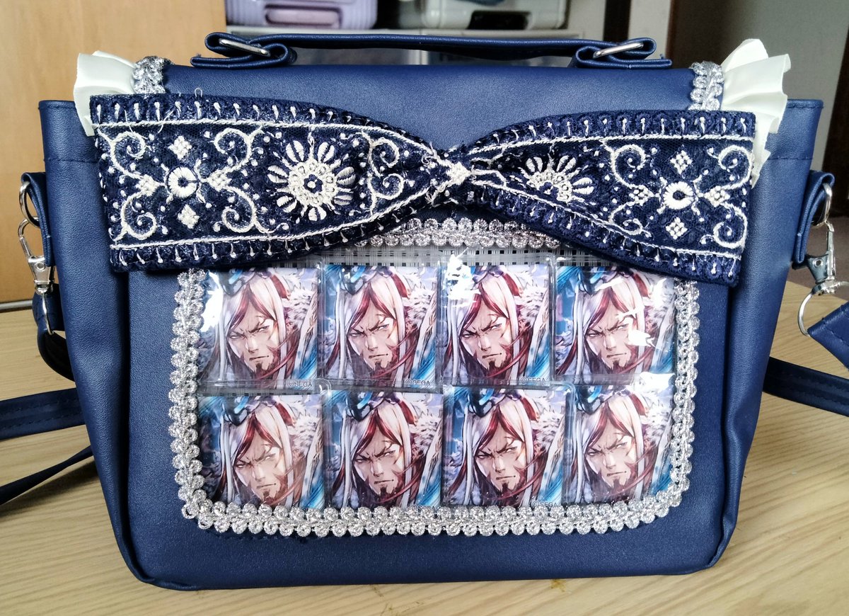 権ちゃんの痛バをショルダーで作り直しました サイズ的に断念した