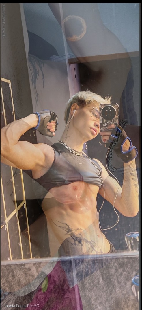 gonzadiak's tweet photo. 🥵 https://t.co/UfKTFfuoUj