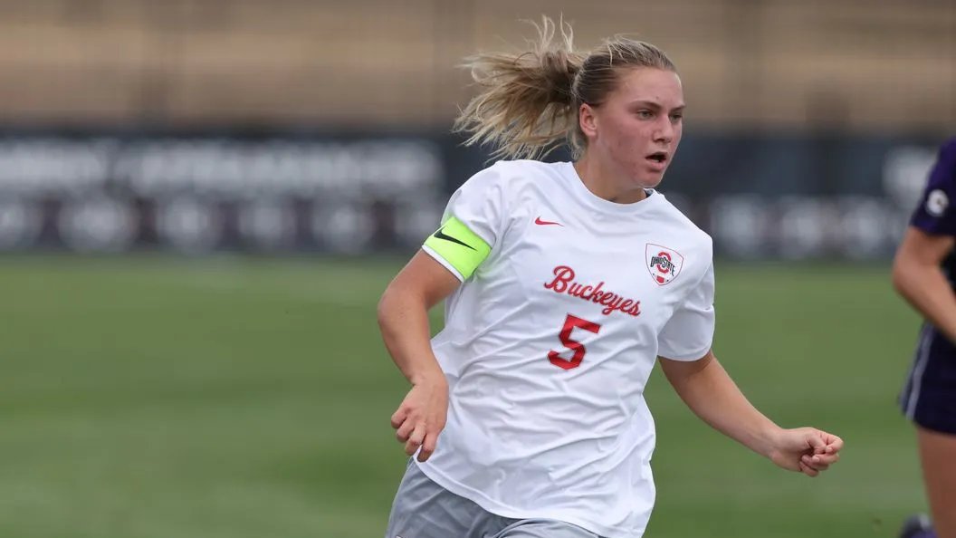 OsonScouting's tweet photo. 🔴Portland Thorns vs 🟣Racing Louisville U24s #NWSL

🔴FW Pietra Tordin (22)
🔴AM Olivia Moultrie (20)
🔴FW Reilyn Turner (23)
🔴CM Jennie Immethun (21)
🔴CB Jayden Perry (23)

🟣FW Sarah Weber (23)
🟣CB Mirann Gacioch (22)
🟣CM Katie O'Kane (24)
🟣FW Makenna Morris (24) https://t.co/vQZH62ebqA
