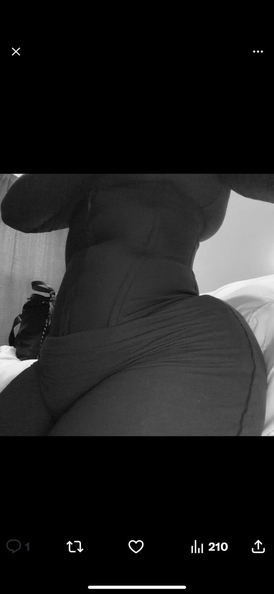 LampTrish's tweet photo. @PlatinumTheDon @verythickbit @juliethardt There is no way this slop, gumbo potluck, hog mogg mess is only weighing 140.. add 100 more lbs you sloppy fat funky hoe https://t.co/UDW8xyvyUK