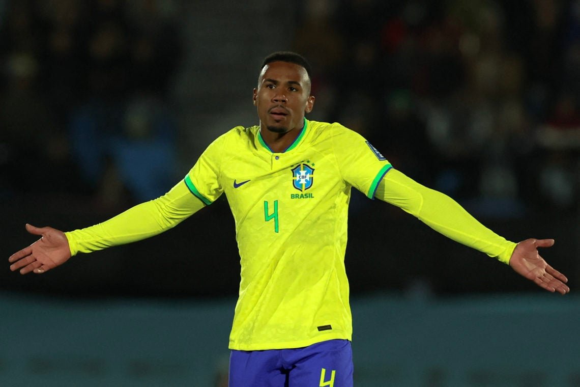 CokaEscobar249's tweet photo. En todos los goles que recibe Brasil en el Mundial, este inútil sale en TODAS las fotos.

#FIFA #FIFAWorldCup #Brasil https://t.co/cbwONGnzc2