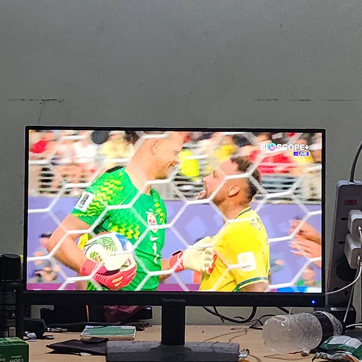 krata55zz's tweet photo. NEYMAR really behaved like this after the pen 😭😭😭
am crineee son https://t.co/G7XDq8O61h