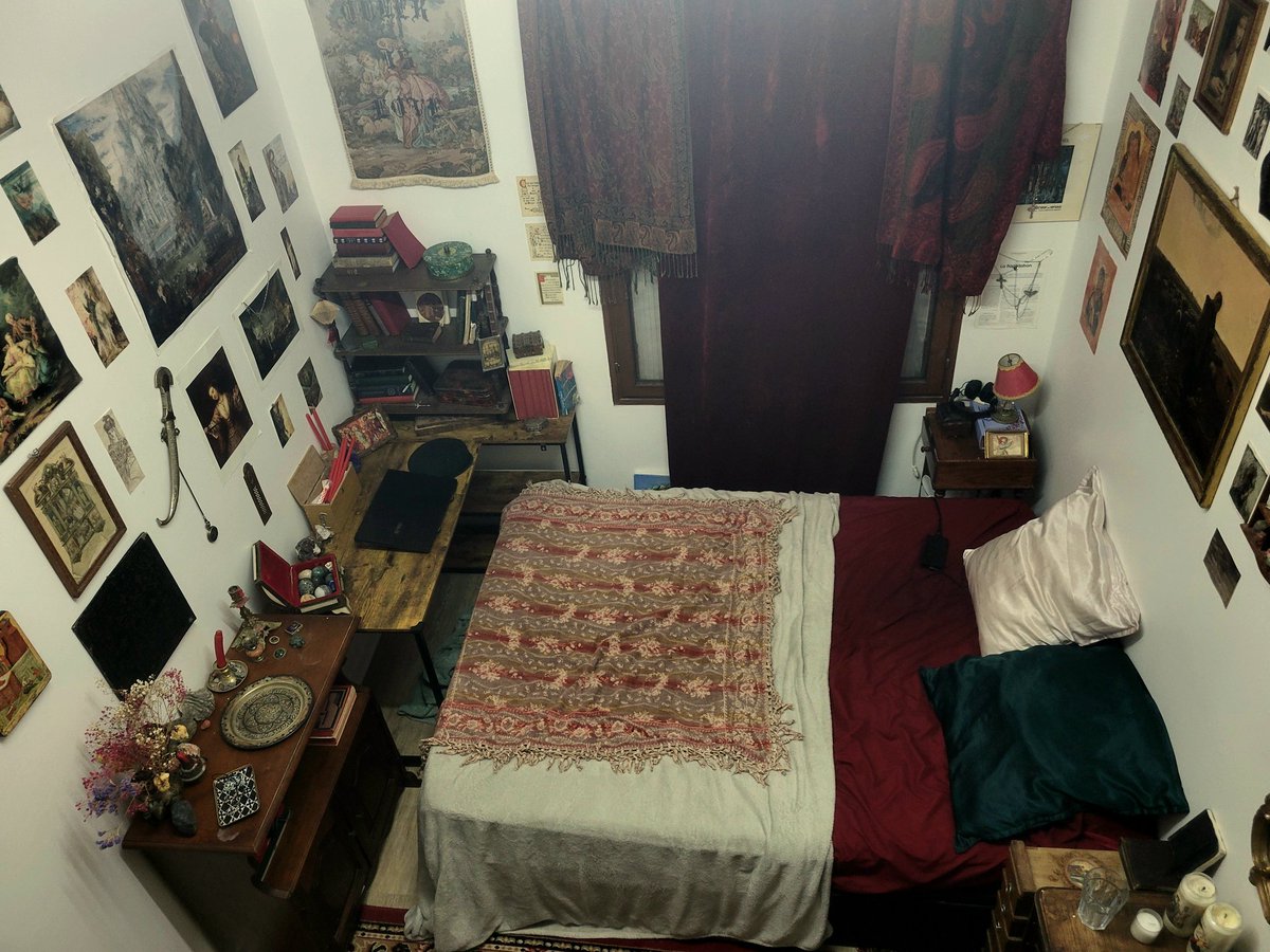 desprtdiopside's tweet photo. nouvelle chambre https://t.co/ShUy5EfXVm