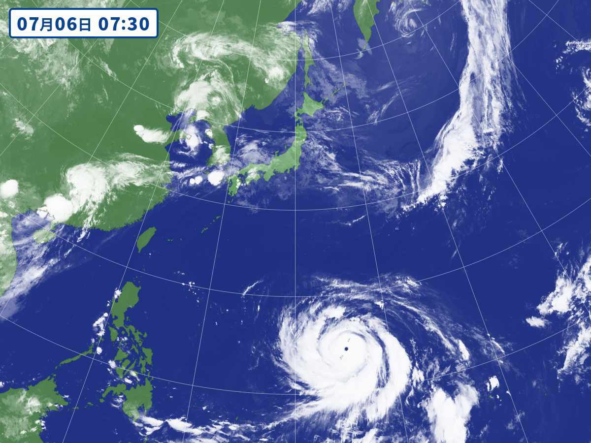 ICCHY8591's tweet photo. 台風9号バービーは、ちょうどグアムとサイパンの中間のロタ島あたり🏝️を通過中か。

だいぶ図体もでかくなってきた。
8日には900hPa,最大瞬間風速85m/s へ。 https://t.co/B5QN3b41jv