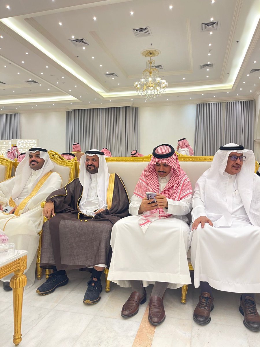 alhomad1's tweet photo. في مساءٍ ازدانت ساعاته بالفرح، احتفلنا بعقد قران ابن أختي المهندس محمد بن صالح الزهراني على كريمة اللواء سعيد بن مقطوف الأسمري، في قاعة الرفيدي للاحتفالات، وسط حضورٍ كريم ومشاركةٍ أسعدت القلوب.
نسأل الله أن يبارك للعروسين،  ويؤلف بين قلبيهما، ويجعل حياتهما عامرةً بالمودة والرحمة. https://t.co/Ob0wNvno62