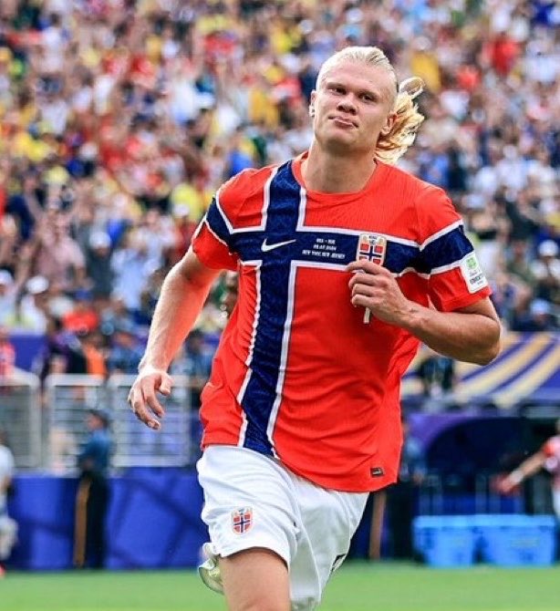 isaacrrr7's tweet photo. Mientras los medios de izquierda noruegos se quejan de que la selección noruega no tiene suficientes inmigrantes para ser un "super equipo", Noruega acaba de vencer a Brasil 2-1.

Demostrando que los equipos mayoritariamente homogéneos también pueden ser super equipos.

Dejen de intentar convertir el fútbol en series de Netflix.

Vía @NiohBerg