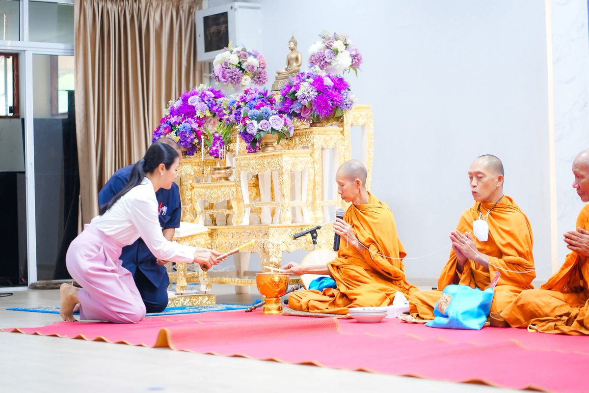 kkat_st's tweet photo. ; 5 ก.ค. 2569 | ดร.ธีรรัตน์ สำเร็จวาณิชย์กรรมการผู้ช่วยรัฐมนตรีประจำรองนายกรัฐมนตรี ในฐานะศิษย์เก่าโรงเรียนพรตพิทยพยัต ให้เกียรติเป็นประธานในพิธี ในงานทอดผ้าป่าสามัคคีเพื่อสนับสนุนและพัฒนาโครงการส่งเสริมความสามารถพิเศษด้านกีฬา ประจำปีการศึกษา 2569 ณ โรงเรียนพรตพิทยพยัต เขตลาดกระบัง กทม.💜💛
.
#ธีรรัตน์สำเร็จวาณิชย์ | @aim_theerarat