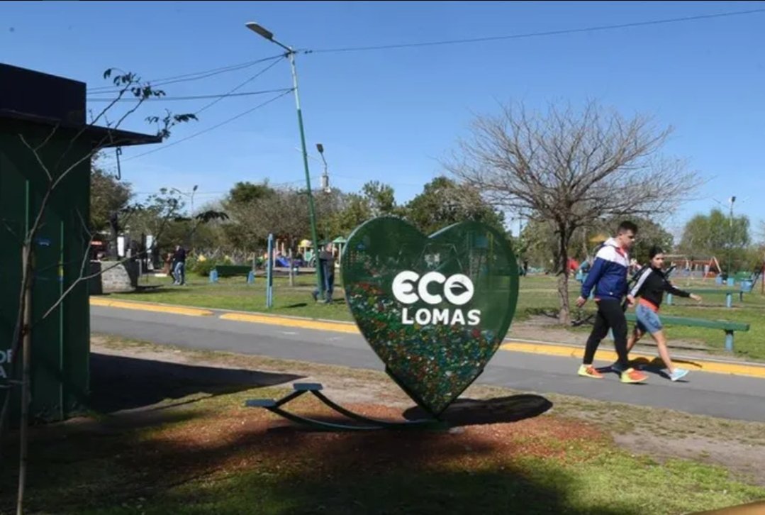 _maaichh's tweet photo. ¿Ya viste el corazón para juntar tapitas en el Parque Finky?
Cada tapita parece pequeña, pero juntas pueden convertirse en una gran ayuda. Además de fomentar el reciclaje, colaboran con campañas solidarias que apoyan al Hospital Garrahan. 
#Reciclaje #HospitalGarrahan 
#ODM2026 https://t.co/S7Sz2rpSs1