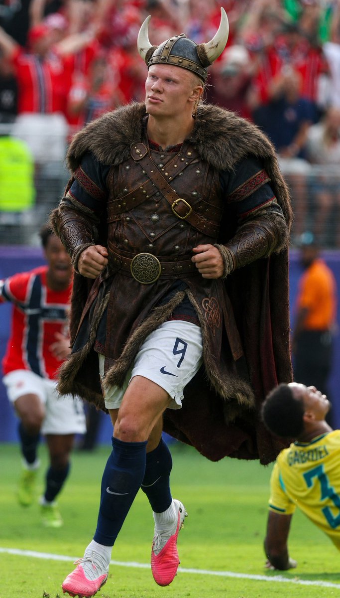 patriots129's tweet photo. He's pretty good eh.....

#worldcup #kingscup #Norway    #haaland https://t.co/jF8GuXfYEg