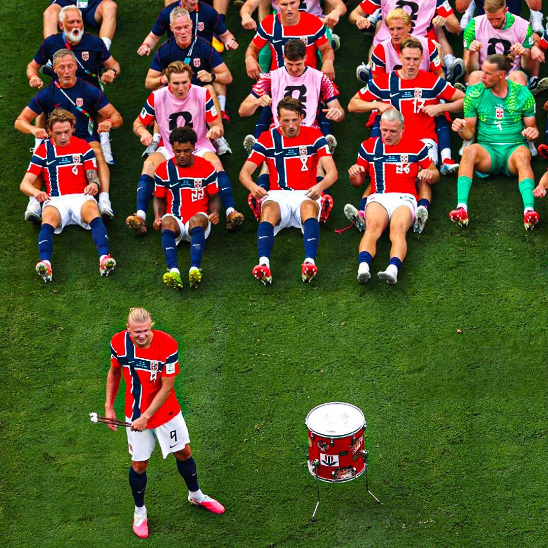 TouchlineX's tweet photo. GREATEST PICTURE OF THE 2026 WORLD CUP! 🇳🇴🔥 https://t.co/KG6slvtw3M