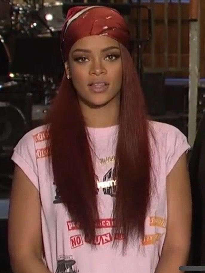 OldInternetFeel's tweet photo. Rihanna (2015) https://t.co/XFNhvF2TiB