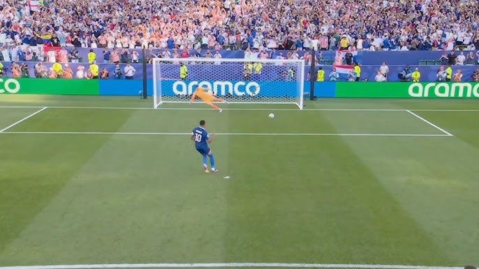 realmilgrauu's tweet photo. “Ah mas o batedor já estava decidido”

Fodse, quem tem que bater um pênalti decisivo é o CRAQUE do time.

Era pro Vini pegar a bola e enfiado um foguetão. https://t.co/HCqsyHaV3X