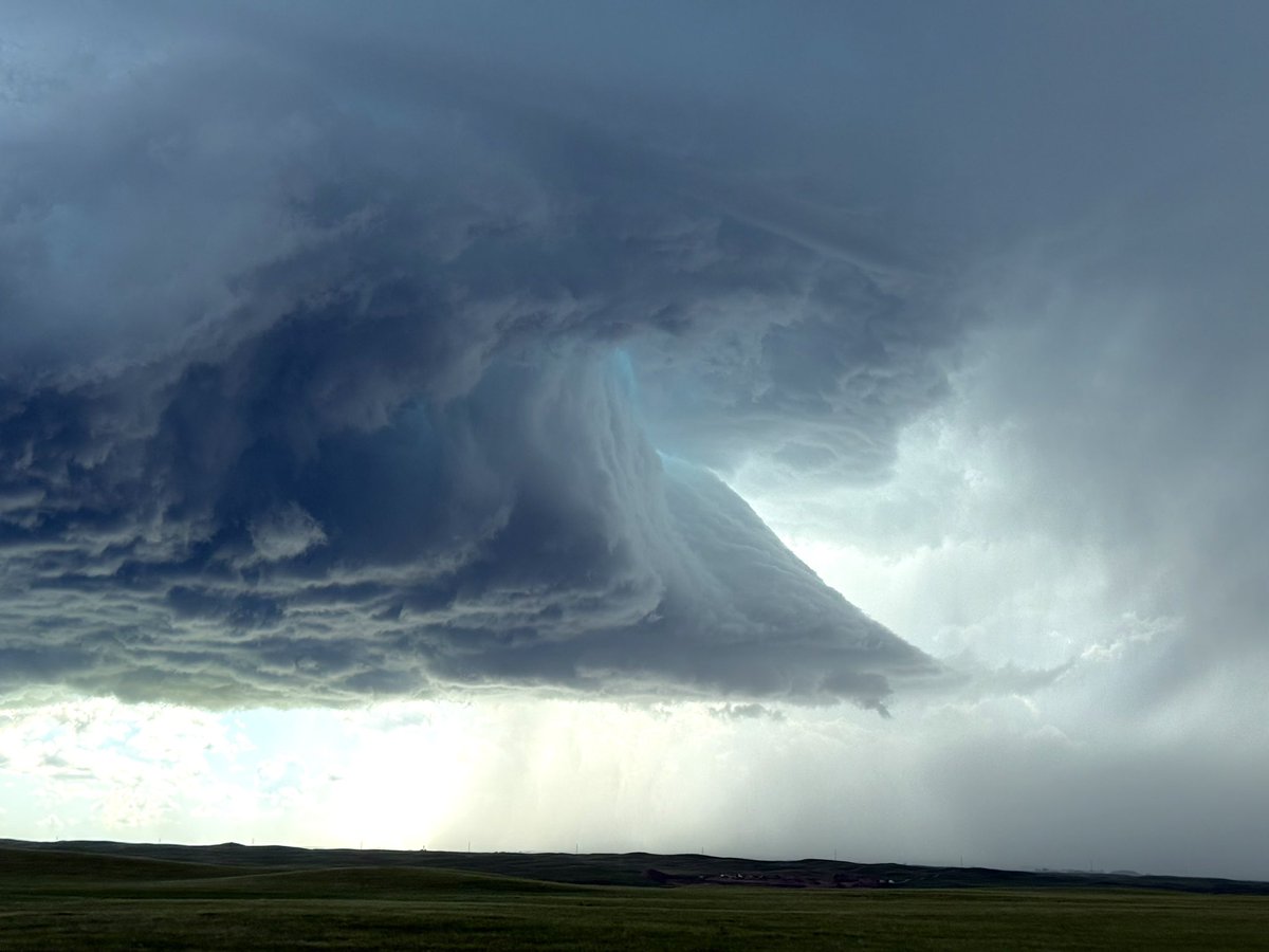 dartanner's tweet photo. Storm north of Lomond  #abstorm @treetanner https://t.co/BynPoogK3Y
