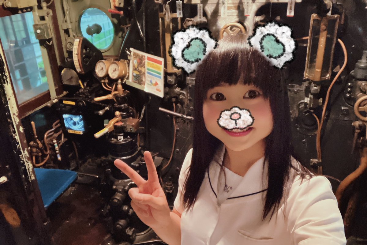 yukimarueri's tweet photo. 初めてSLの運転シミュレーターを体験することができました！汽笛のペダルも助士側とメカ的に繋がってたり、ハンドル、レバーもたくさんあって、運転のしかたを館の方に教えていただきながら何かを初めて知る子供ような新鮮な気持ちになりました😊 ✨助士役の友達は投炭もしましたよ🔥😄👍✨楽しいー‼️ https://t.co/note88PHkp