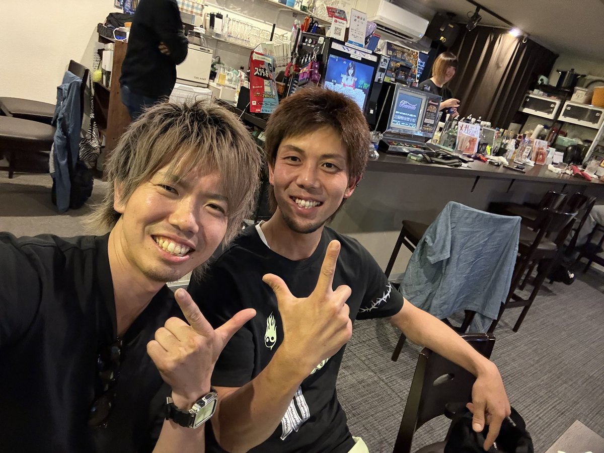 tetsuya90001's tweet photo. 昨日はありがとうございました！！

久々ぶっ潰れた。
ご迷惑お掛けしました...

@yuuka2021_ @Pax_darts https://t.co/fWmvWoqsmQ